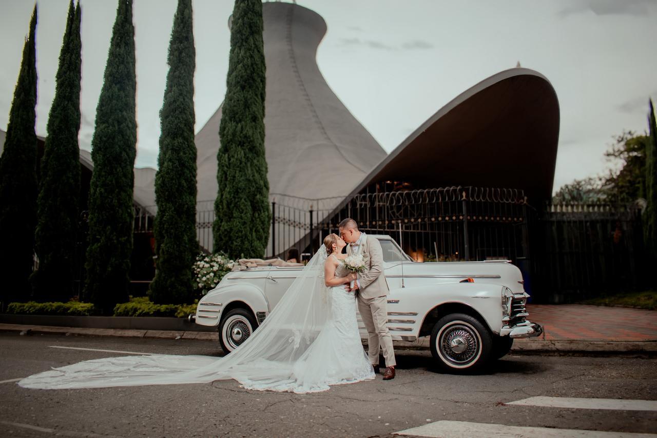 AUTOS ANTUGUOS PARA BODAS — Carros Antiguos